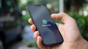 Read more about the article Got an older iPhone? WhatsApp won’t work on it for much longer