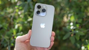 Read more about the article The iPhone 17 Pro and Pro Max cameras could get both downgrades and upgrades this year